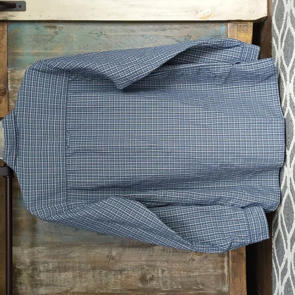 The North Face Hiking/Outdoor Button Down Long Sleeve Shirt - Mens' Large - Picture 6 of 6